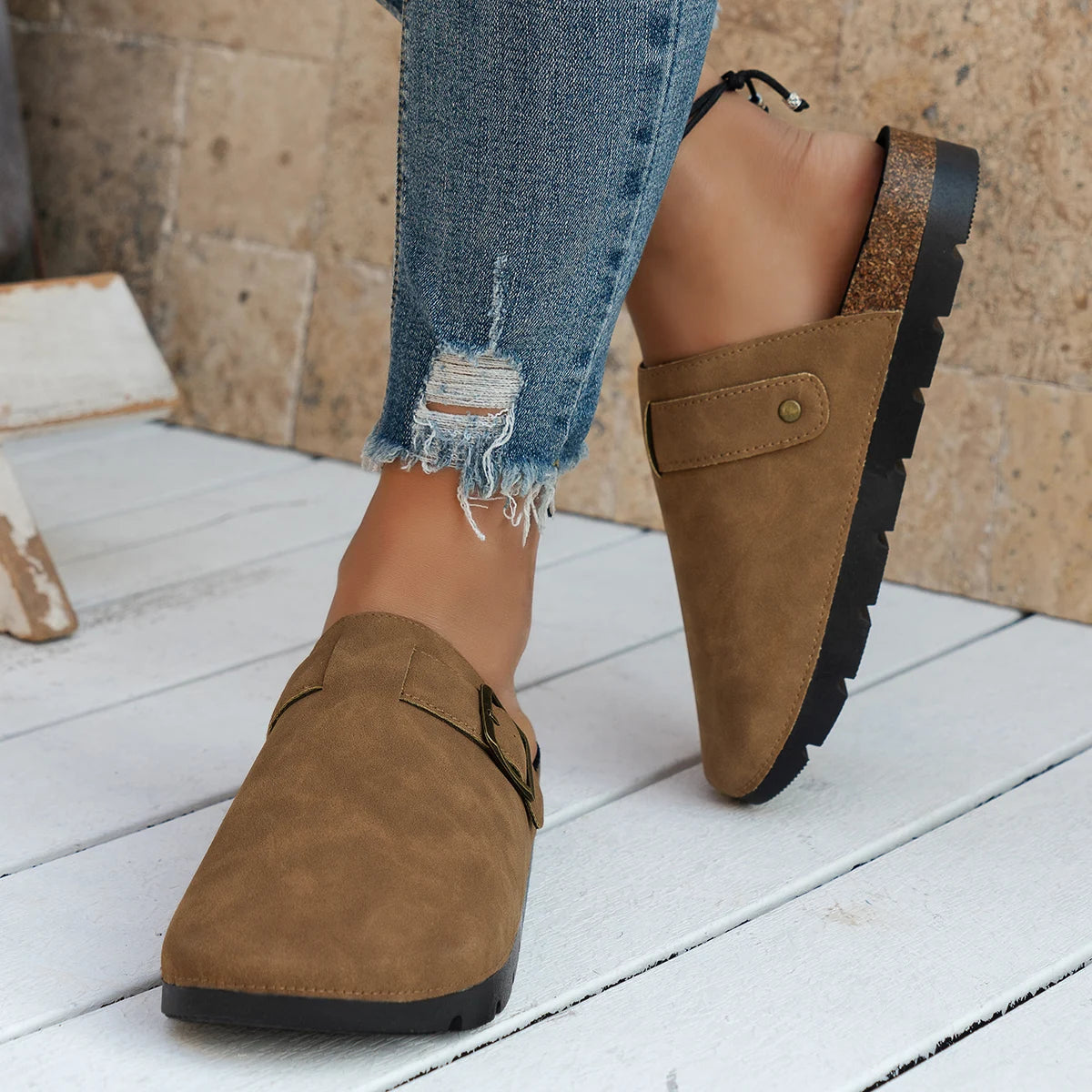 Women's Fashionable Casual Home Shoes, Comfortable Indoor and Outdoor Slip-On Slippers That Can Be Worn in All Seasons
