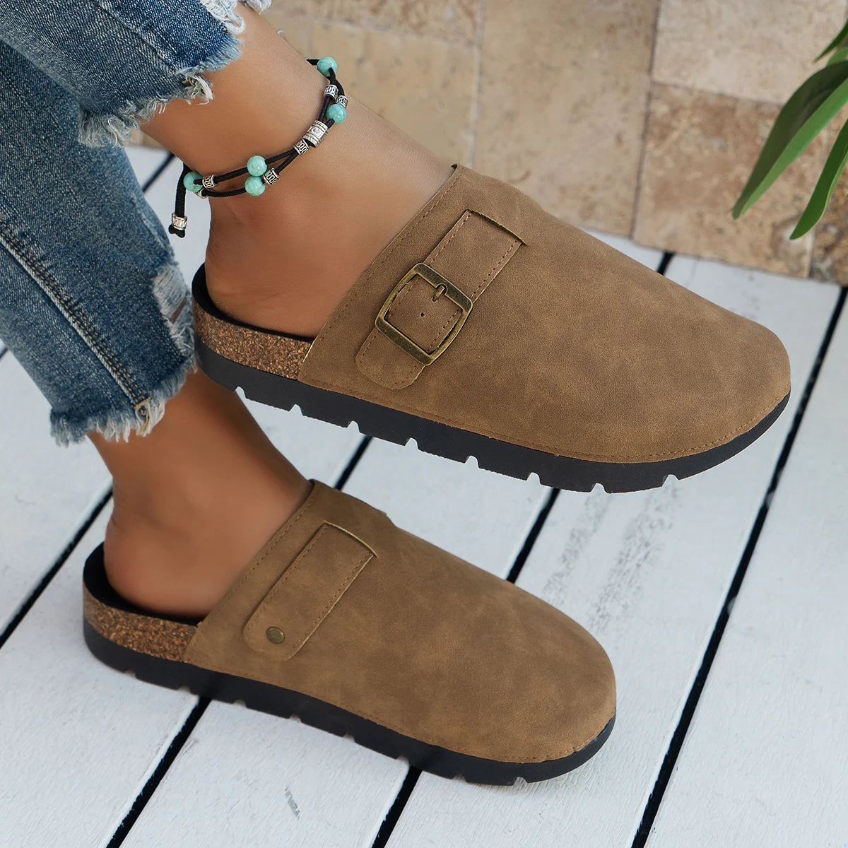 Women's Fashionable Casual Home Shoes, Comfortable Indoor and Outdoor Slip-On Slippers That Can Be Worn in All Seasons