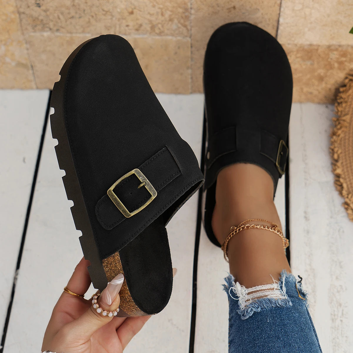 Women's Fashionable Casual Home Shoes, Comfortable Indoor and Outdoor Slip-On Slippers That Can Be Worn in All Seasons