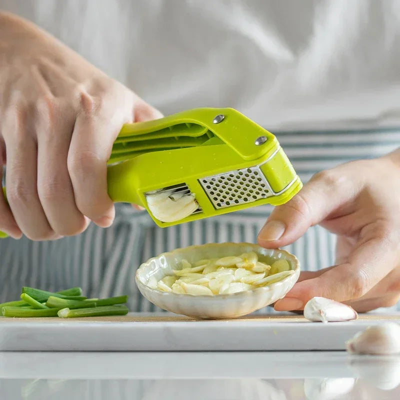 2 in 1 Garlic Ricer and Slicer Press Garlic Mincer Chopper Crushing Garlic Mincer and Slicer Crusher Tool Kitchen Gadgets