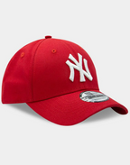 New Era NY Yankees 9Forty Cap Black – front view with white NY logo on black