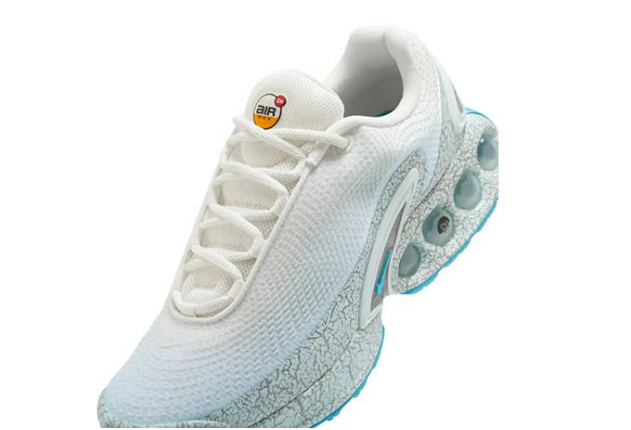 Nike Air Max Dn White Blue – single shoe side view