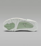 Air Jordan 4 Retro Abundance Seafoam – close-up detail of mesh netting and silver hardware